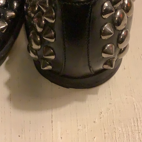 Prada Studded flats. - Picture 4 of 7